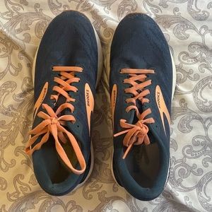 Brooks running shoes size 6.5